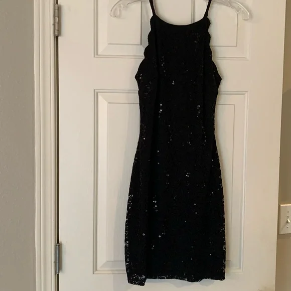 Black mini cocktail dress - Picture 3 of 6
